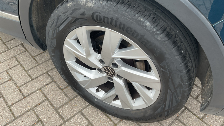 Volkswagen Tiguan 2.0 TDI Life 5dr DSG Diesel Estate